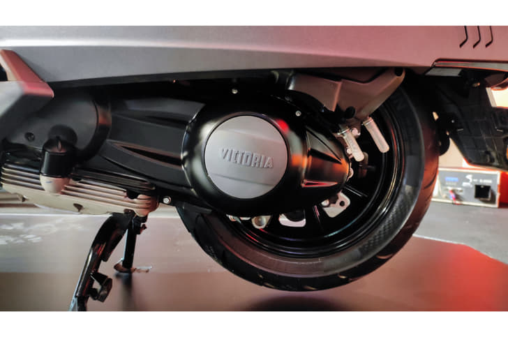 Power comes from a Piaggio-sourced liquid-cooled, 278cc single-cylinder engine producing 19hp and 22.5Nm.