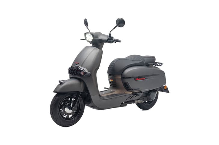 One of Keeway's three debut products for India is the Sixties 300i: a retro-style 300cc scooter.