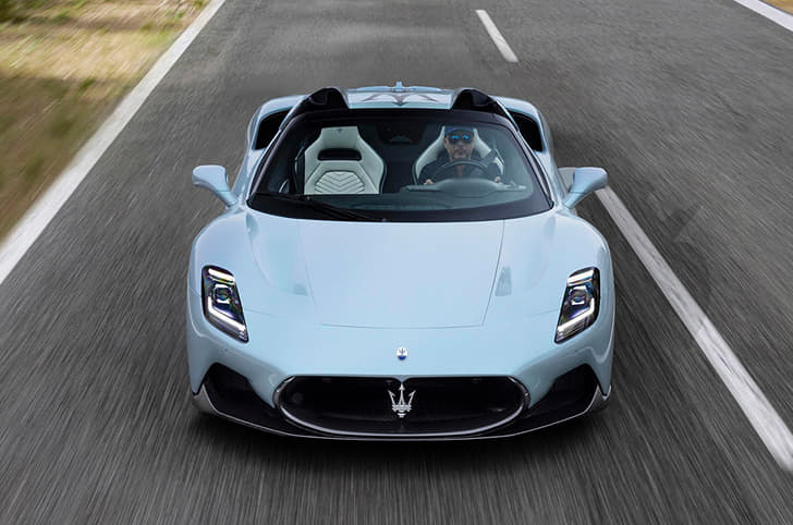 2022 Maserati MC20 Cielo front