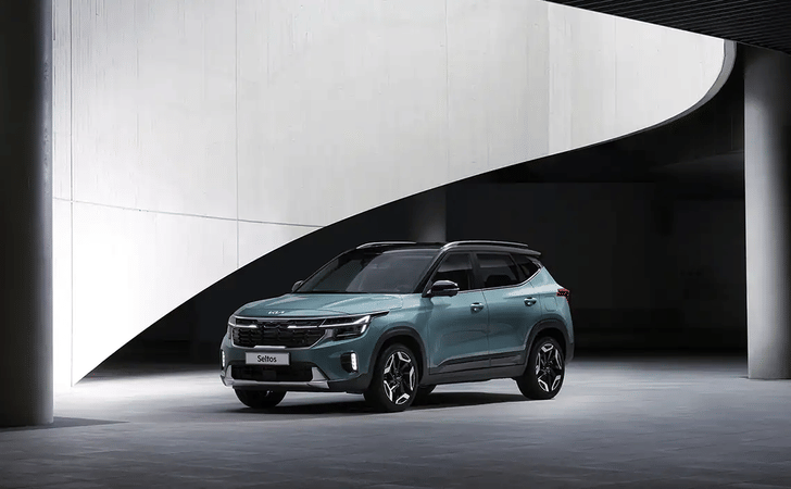2023 Kia Seltos facelift front quarter