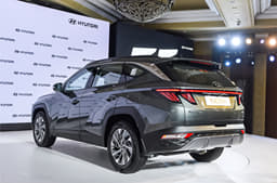 2022 Hyundai Tucson rear quarter 