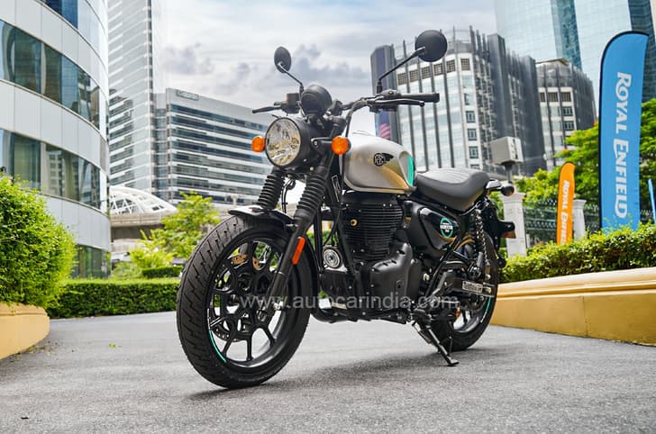 The new Hunter 350 comes in two variants - Retro and Metro.