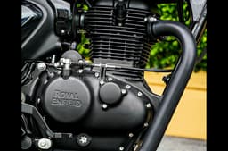 It's powered by RE's J-platform engine which puts out 20.2hp and 27Nm. 