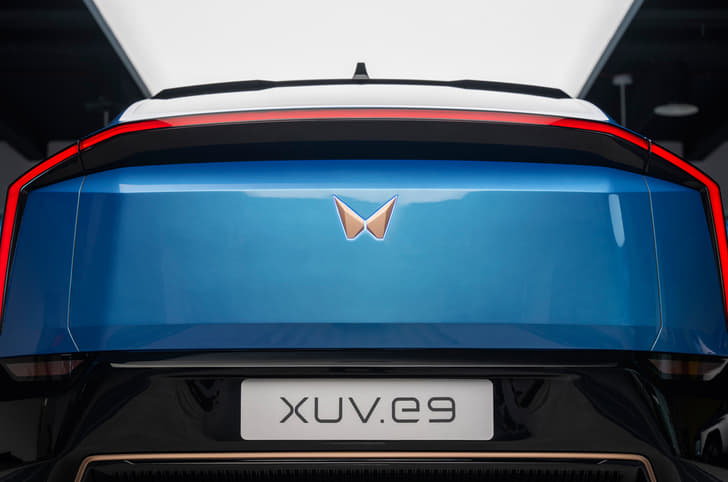 Mahindra XUV.e9 logo