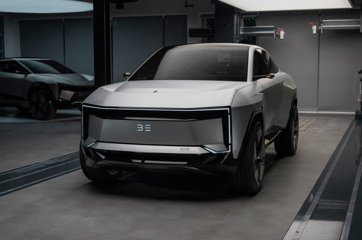 Mahindra BE.09 front 