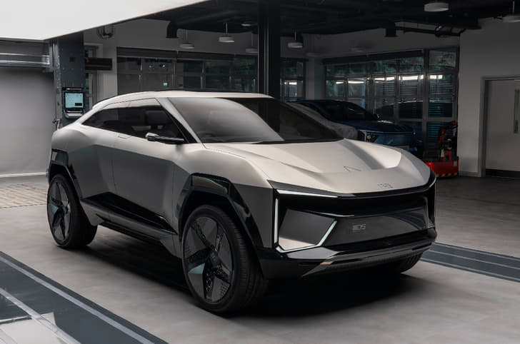 Front Left Three Quarter