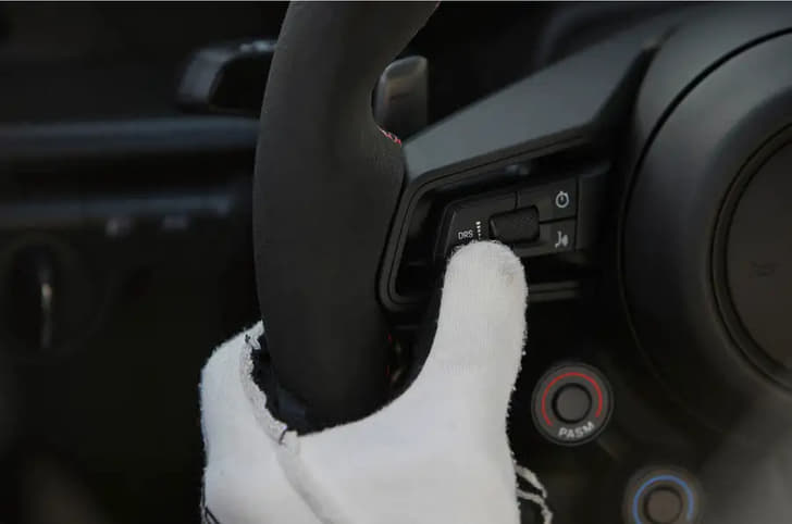 2023 Porsche 911 GT3 RS DRS button