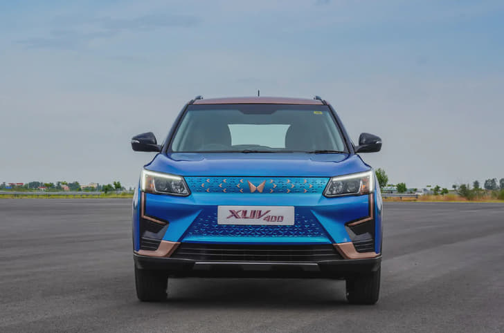 Mahindra Xuv400 Front View Mahindra Xuv400 Front View