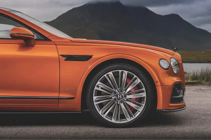 2022 Bentley Flying Spur Speed wheels