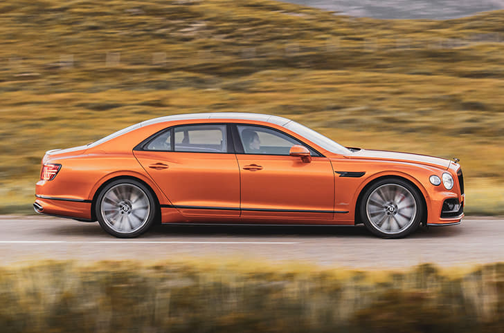 2022 Bentley Flying Spur Speed side tracking