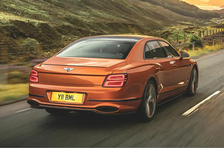 2022 Bentley Flying Spur Speed rear tracking