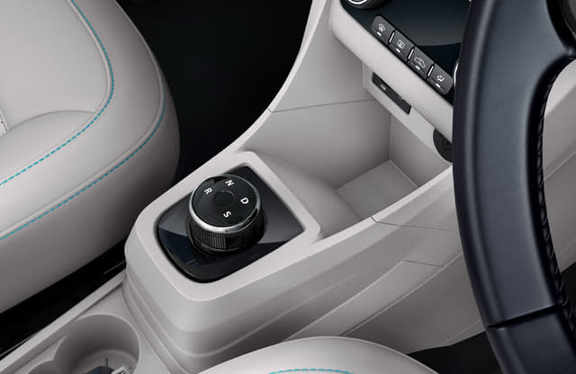 Elevating Gear Knob Image - 1702