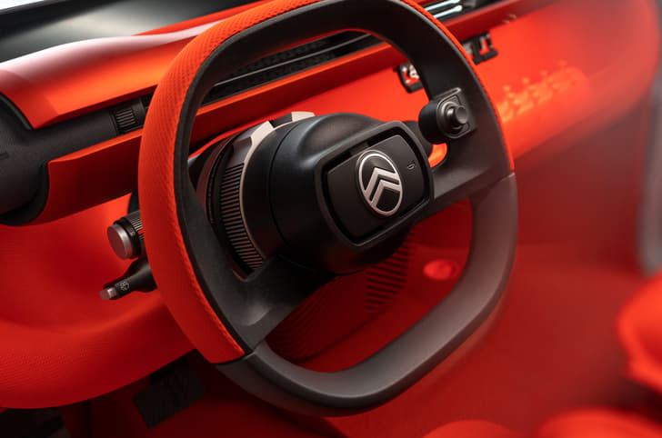 Citroen Oli steering wheel