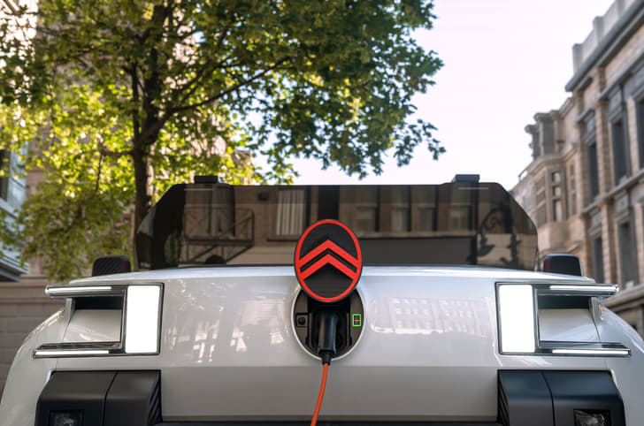 Citroen Oli charging