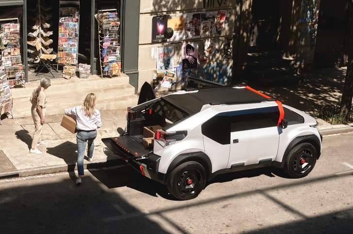 Citroen Oli boot opening 