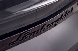 Lamborghini Urus S Lamborghini badge