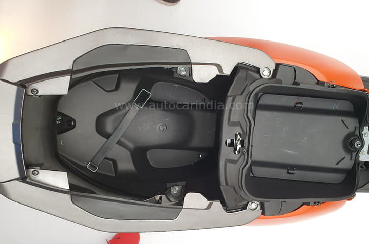 Vida V1 storage space.