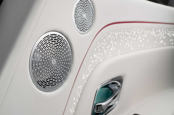 Rolls Royce Spectre Color White