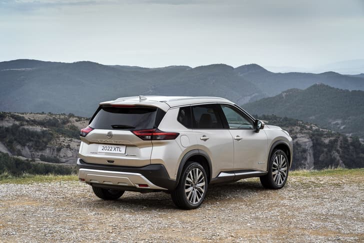 Nissan X-Trail rear quarter 