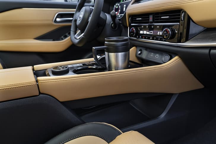 Nissan X-Trail image gallery 