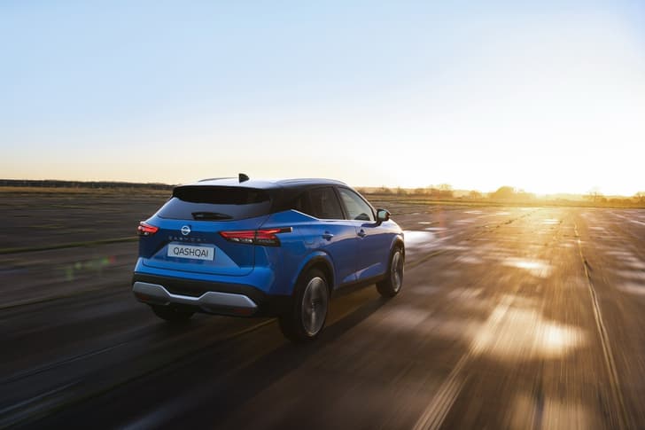 Nissan Qashqai rear quarter track 