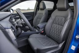 Nissan Qashqai front seats