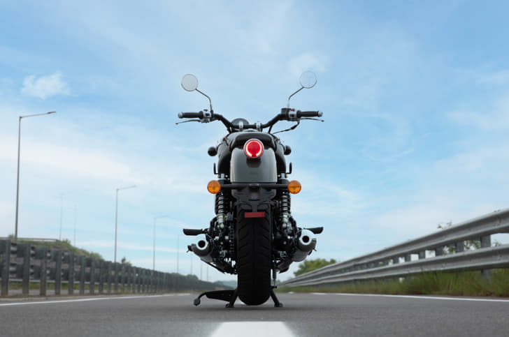 The bike has 150/80 B16 tyre at the rear