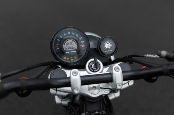 Royal Enfield Super Meteor 650 instrument cluster looks similar to the Meteor 350's unit.