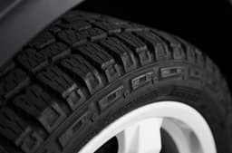 2022 Porsche 911 Dakar off-road tyres