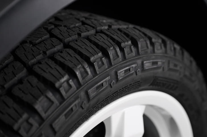 2022 Porsche 911 Dakar off-road tyres