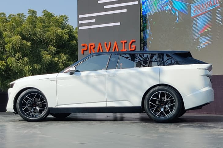 2022 Pravaig Defy side