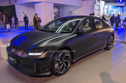 Hyundai Ioniq 6 front quarter