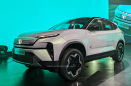 Tata Harrier EV front quarter 