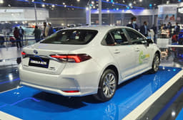 Toyota Corolla Altis flex fuel rear quarter