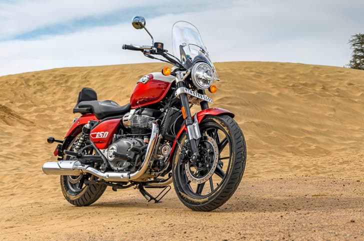 Celestial Red colourway on the Super Meteor 650.