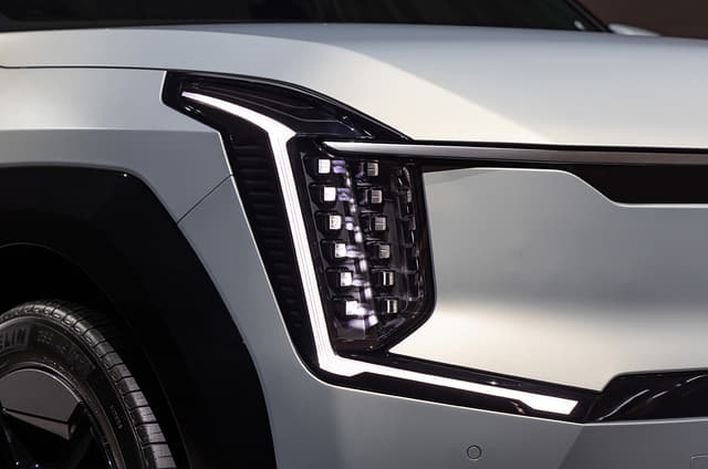 Headlight Image - 11316
