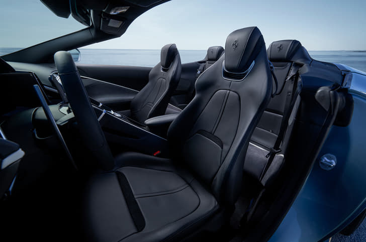 Ferrari Roma Spider seats