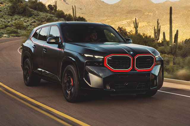 Front Right Three Quarter Image - 8269