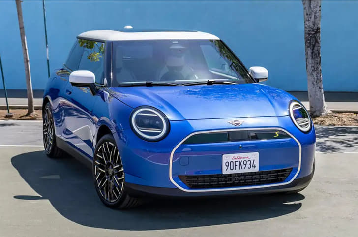 Mini Cooper Electric front quarter