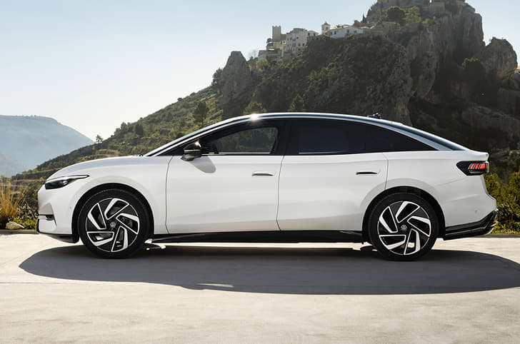 Volkswagen ID7 EV side