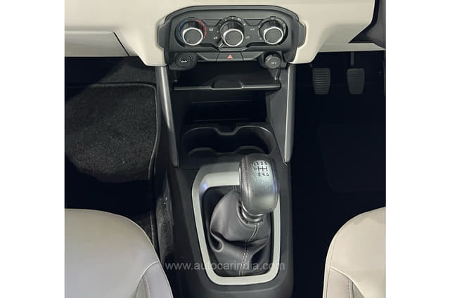 12V Power Outlets Image - 2097