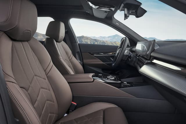 bmw 5-series-lwb Image - 19122