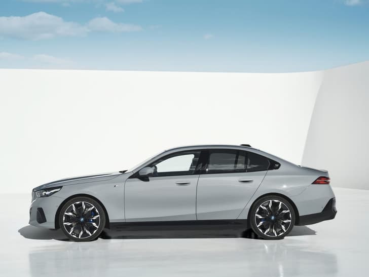 New BMW 5-series image gallery
