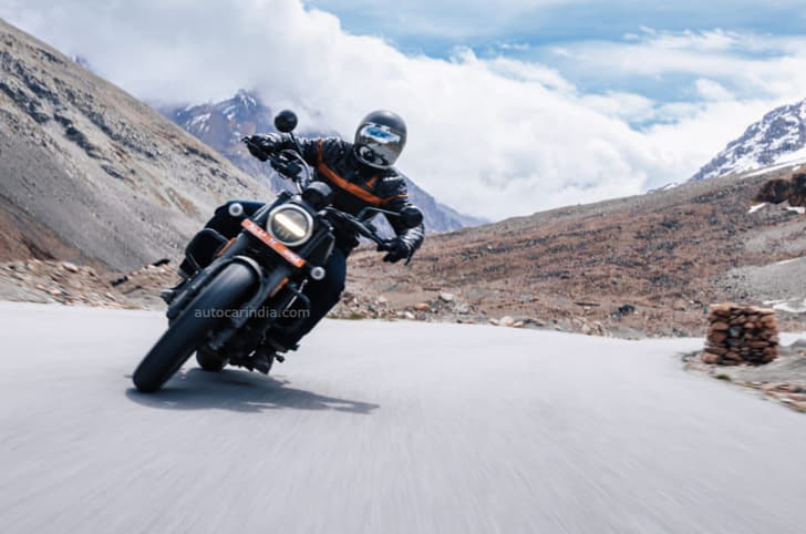 It appears that the X440 will be unlike most Harleys in the corner.