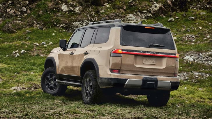 Lexus GX 550 image gallery