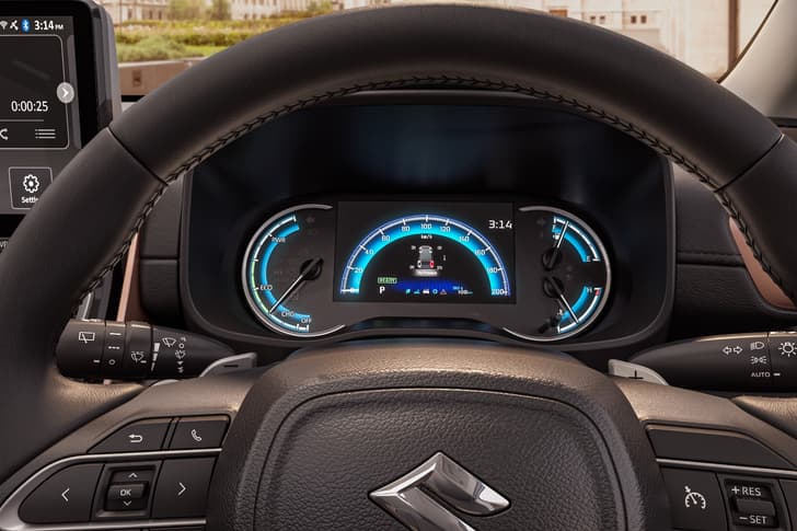 Maruti Suzuki Invicto Dashboard