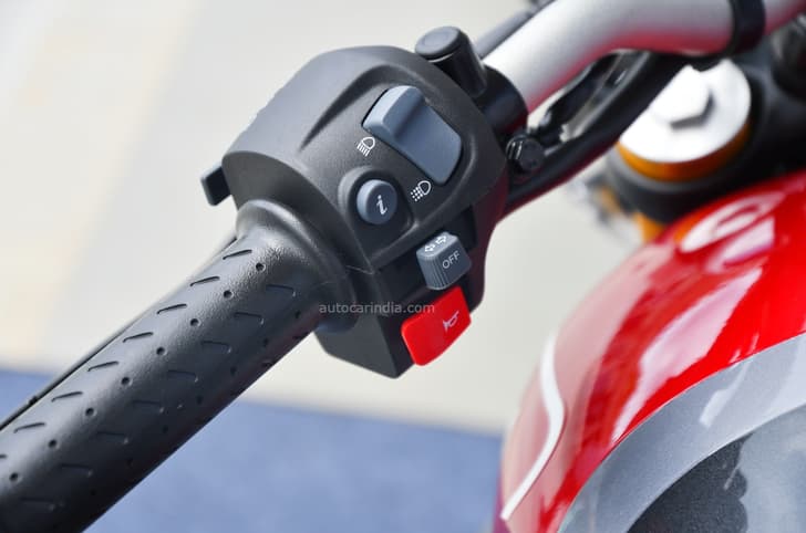 The left-hand switch pod is very reminiscent of the bigger multi-cylinder Triumphs.