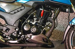 At its heart lies the same 162cc air-cooled engine as the Unicorn, making the same 13.5hp and 14.5Nm.