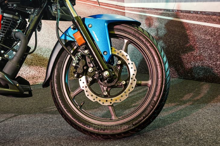 It also rolls on 17-inch wheels as opposed to the Unicorn's 18-inchers.