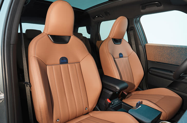 Mini Countryman Electric Front Row Seats